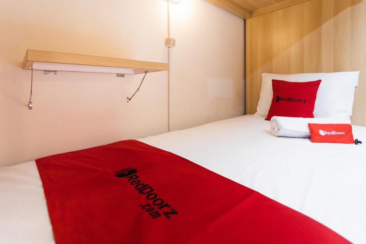 Reddoorz Hostel @ Malang City Center 2 Εξωτερικό φωτογραφία