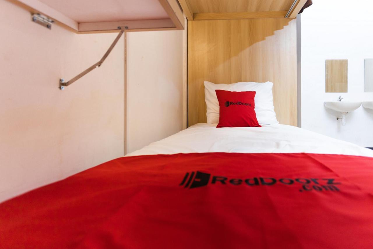 Reddoorz Hostel @ Malang City Center 2 Εξωτερικό φωτογραφία