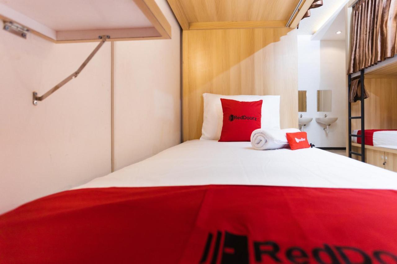 Reddoorz Hostel @ Malang City Center 2 Εξωτερικό φωτογραφία