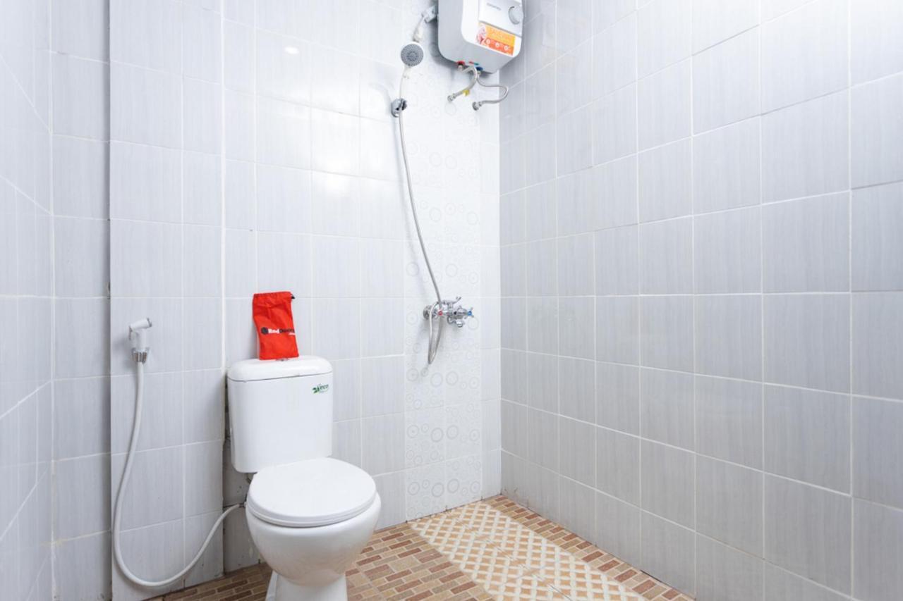 Reddoorz Hostel @ Malang City Center 2 Εξωτερικό φωτογραφία
